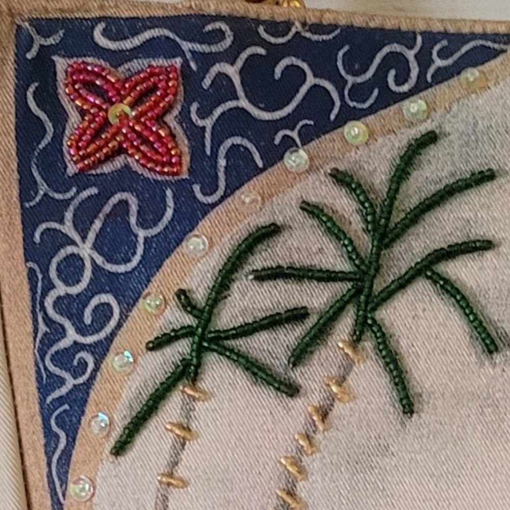 Beaded  tote - Picture 4 of 11